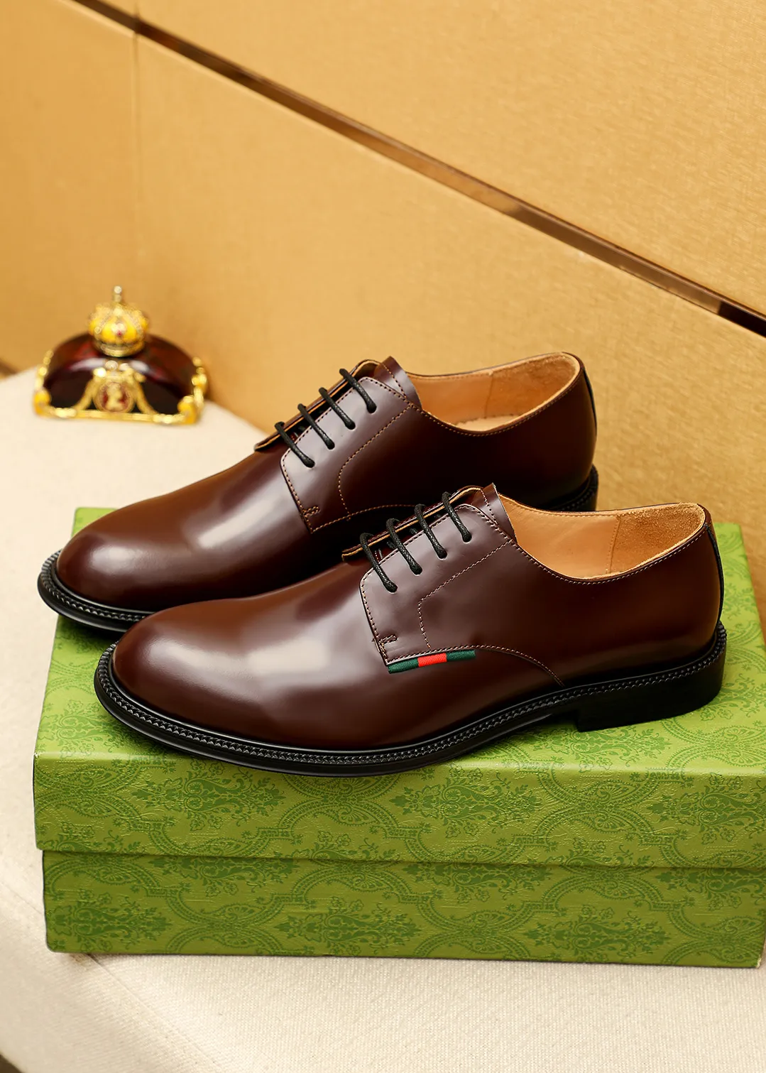Men's shoes 💰520 💐 Product trademark: GUCCI "Gucci" business leather shoes Regular size: 38-44 (45.46🉑️customized) Product materials: Selected imported first-layer calfskin upper, imported water-dyed cowhide leather lining. Strong three-dimensional visual effect, original outsole Color: 4⃣️colors available